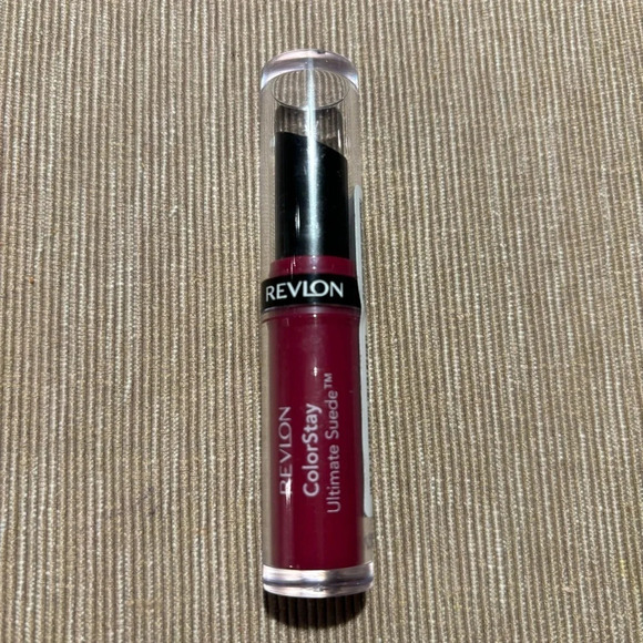 REVLON ColourStay  Ultimate Suede Shade #47 Wardrobe NEW Sealed - Picture 1 of 7